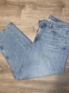 Old Navy High-Rise Barrel Leg Jeans - Light Blue Denim